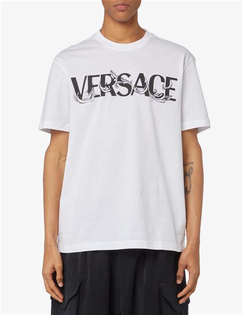 pantaloncini e maglietta versace bianco e ot|Versace online .